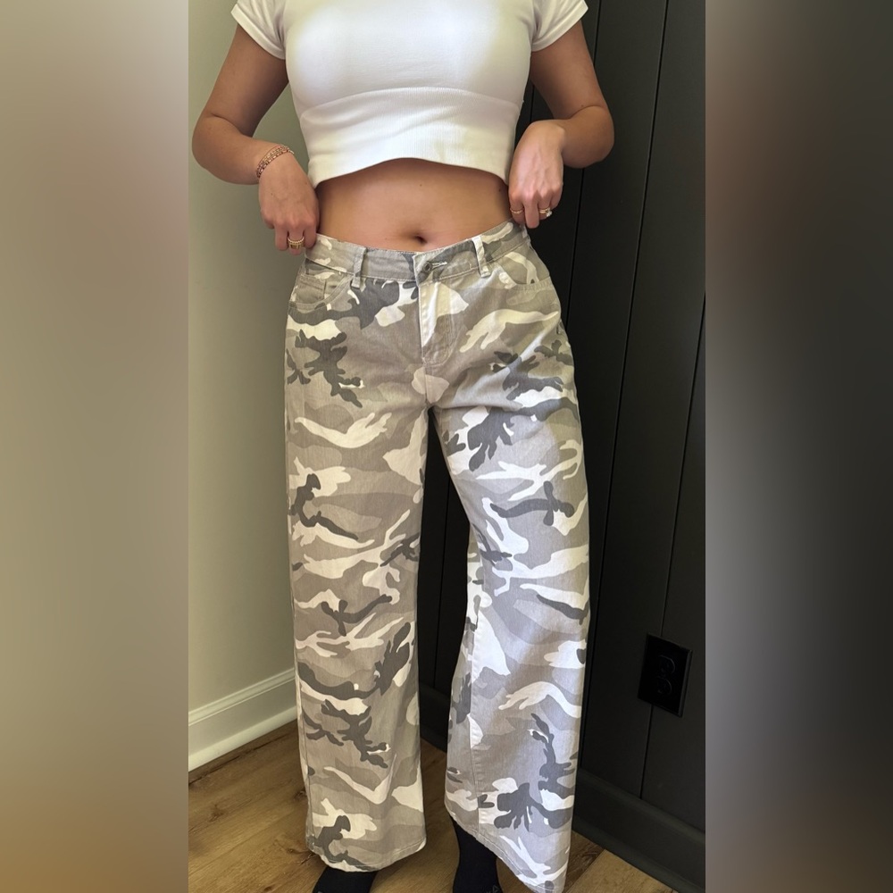 SHEIN Camouflage Wide-Leg Pants - Gray and White